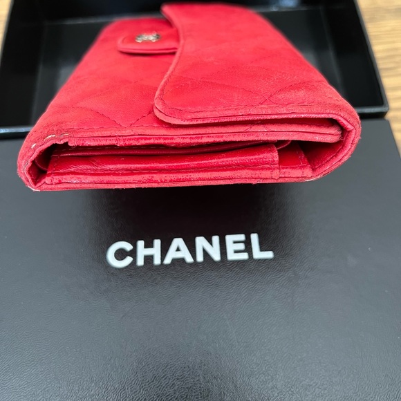 Chanel Red Quilted Wallet. - Picture 11 of 15